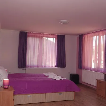 горски кът Pensión Devin