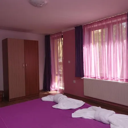 горски кът Pensión Devin